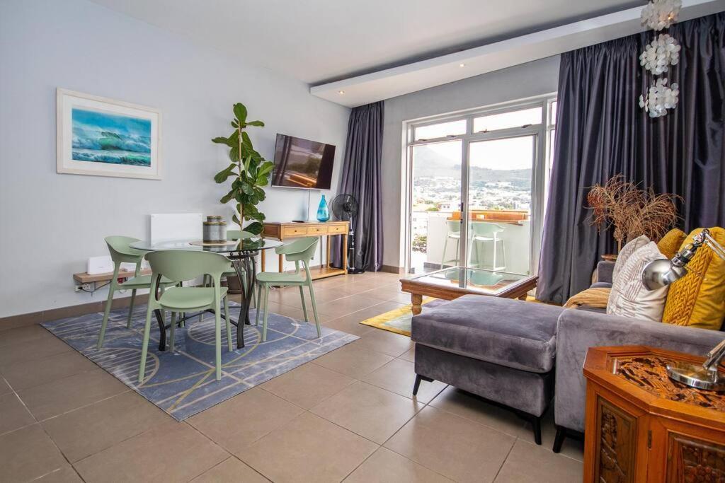 Stylish Flat In Flamboyant Area- No Loadshedding Canterbury Appartement